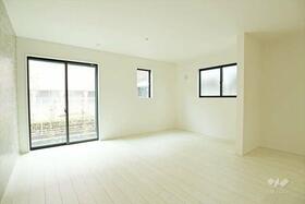 東京都世田谷区喜多見１丁目