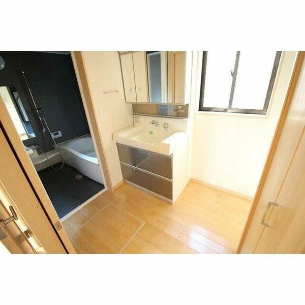 detached 茨城県稲敷郡阿見町中央５丁目

地図を見る