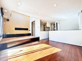 埼玉県越谷市大沢