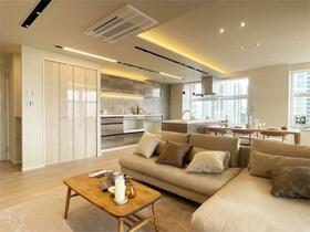 東京都港区港南４丁目