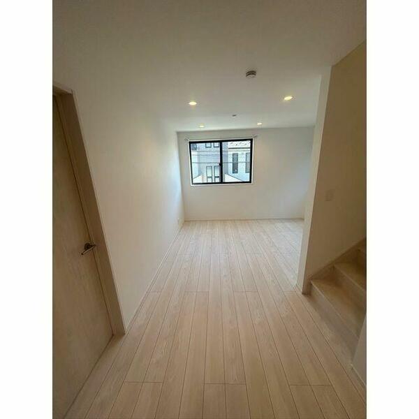 detached 東京都国分寺市高木町２丁目

地図を見る