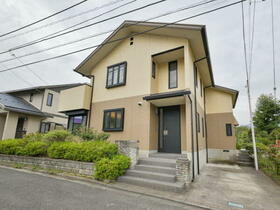 山梨県上野原市コモアしおつ１丁目