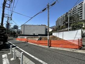 東京都新宿区北新宿２丁目