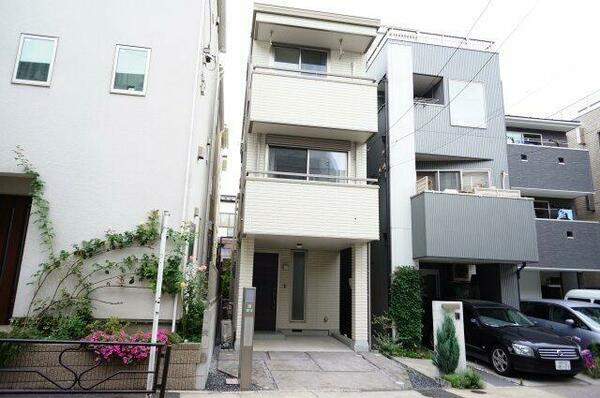 detached 東京都文京区本駒込４丁目

地図を見る