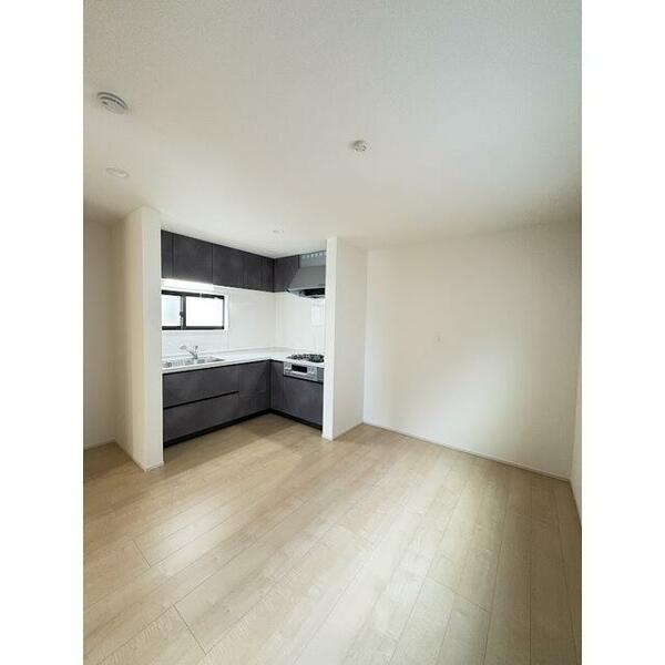 detached 東京都東大和市南街２丁目

地図を見る