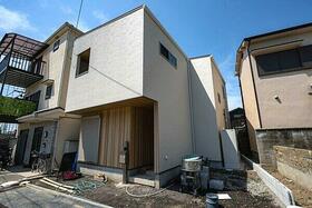 大阪府高槻市山手町１丁目