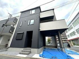 埼玉県川口市西青木3丁目