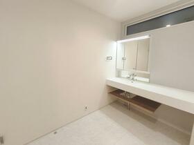 埼玉県越谷市大字袋山