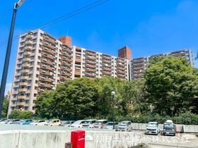 安心を買うなら、朝日土地建物へ　若葉台団地