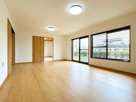 埼玉県比企郡吉見町大字松崎