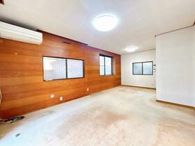 茨城県龍ケ崎市松葉１丁目