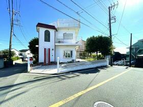 神奈川県横浜市金沢区富岡西１丁目