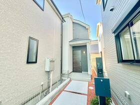 東京都足立区六木２丁目