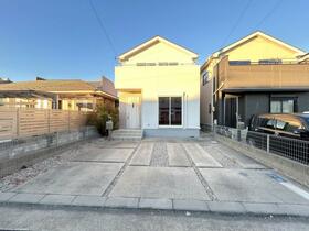 三重県四日市市曙町