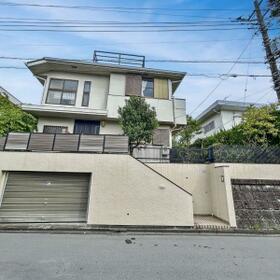 神奈川県藤沢市片瀬山３丁目