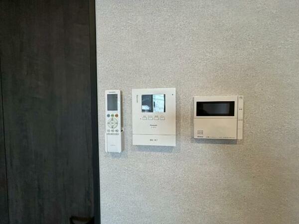 その他画像：来客時にはこちらのチャイムが鳴りますよ。