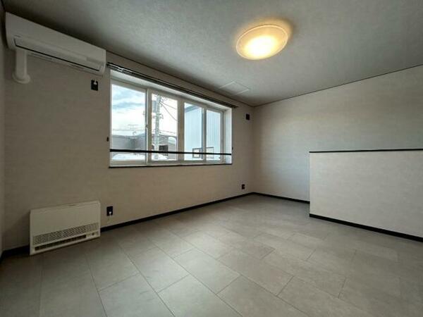 室内：広くてキレイなお部屋が広がっていて、充実した生活が送れそう。