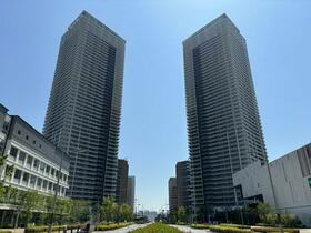 ＨＡＲＵＭＩ　ＦＬＡＧ　ＳＵＮ　ＶＩＬＬＡＧＥ　Ｔ棟