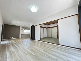 福岡県福岡市早良区内野７丁目