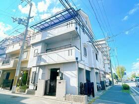 大阪府枚方市出口１丁目