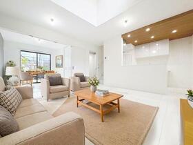 千葉県松戸市八ケ崎４丁目