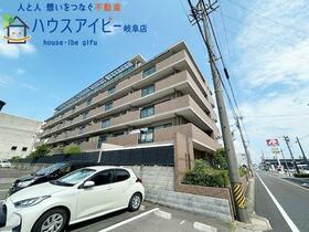 ファミール茜部４階部分　生活しやすい環境整っております　水回りすべて新