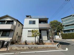 東京都世田谷区岡本３丁目