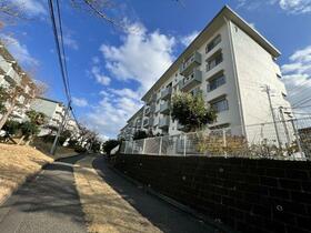 京浜東北根岸線「港南台」駅徒　歩５分−港南台ひばり団地７号棟−