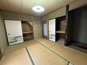 山口県下関市長府松小田西町