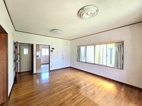 栃木県宇都宮市西川田本町３丁目