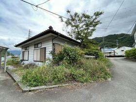 山梨県都留市田野倉