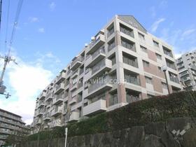 緑地公園グリーンハイツ６号棟