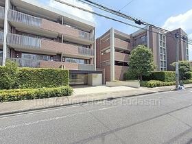 ４０．９５平米あるテラス付きの南東向き住戸