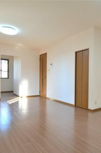 apartment 埼玉県吉川市中央１丁目
地図を見る