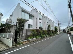 ＬＡＹＥＲＳ　ＨＯＵＳＥ杉並善福寺川公園