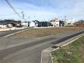 三重県亀山市能褒野町