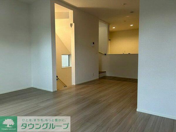 detached 東京都東大和市南街２丁目

地図を見る