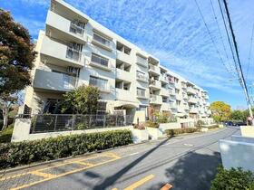 タウンハウス鶴牧４−１−１