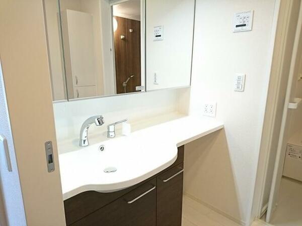 apartment 埼玉県越谷市レイクタウン９丁目
地図を見る