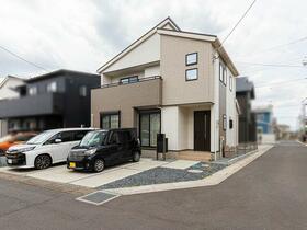 埼玉県鴻巣市小松３丁目