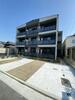 八尾駅より徒歩13分 築2年9ヶ月 3階建の賃貸物件