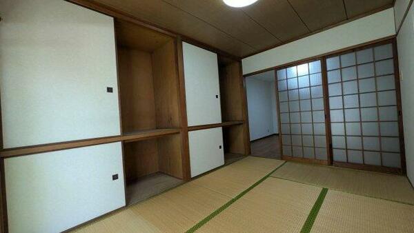 画像6:リビングの隣の一部屋は6帖の和室フロア。扉の取り外し可です