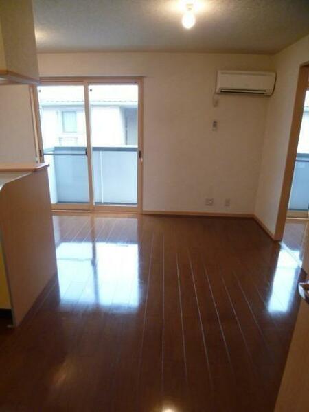 apartment 埼玉県吉川市中央２丁目
地図を見る