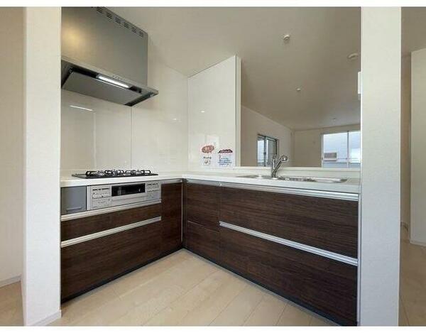 detached 埼玉県入間郡三芳町大字竹間沢

地図を見る