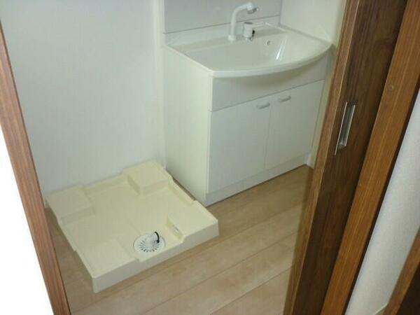 detached 東京都東久留米市金山町１丁目

地図を見る