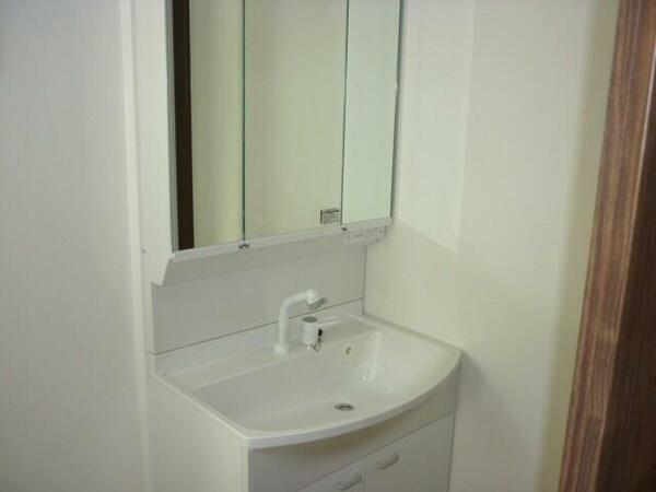 detached 東京都東久留米市金山町１丁目

地図を見る