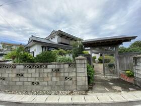 秋田県山本郡三種町鹿渡字一本木