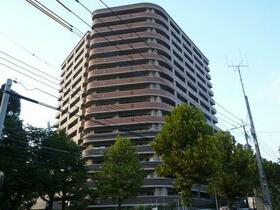 アール・フォーレ春の町(C−15)