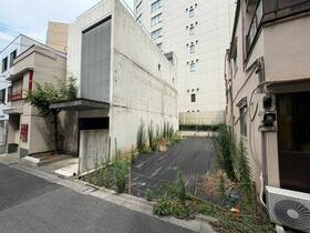 東京都港区東麻布１丁目
