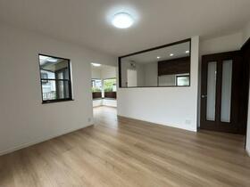 福岡県筑紫野市美しが丘南４丁目